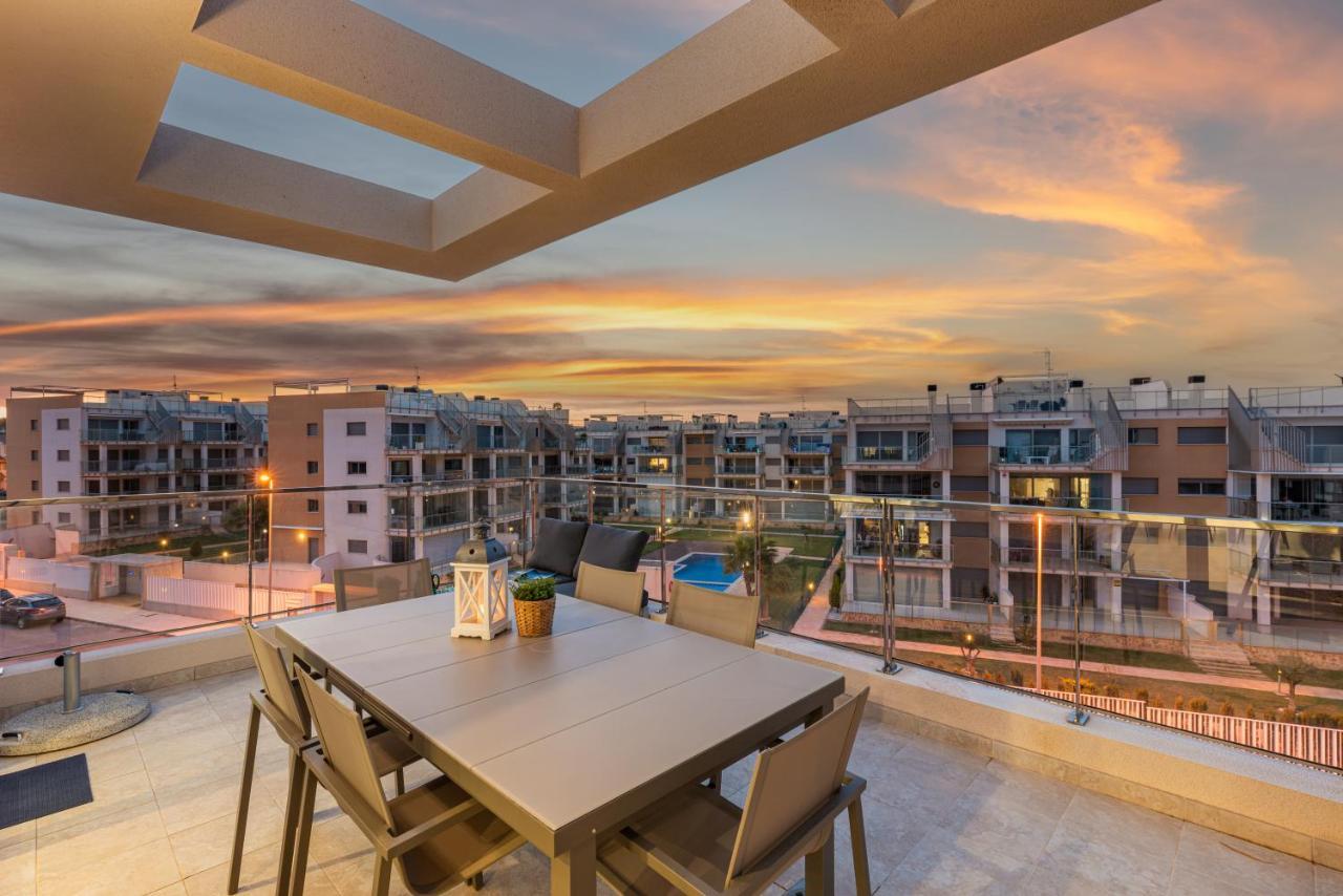 La Zenia Cocoon - Luxury Penthouse With Jacuzzi, 2 Pools, Indoor Heated Pool, Sauna, Gym, Playstation Apartman Dehesa de Campoamor  Kültér fotó