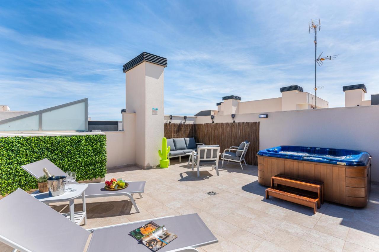 La Zenia Cocoon - Luxury Penthouse With Jacuzzi, 2 Pools, Indoor Heated Pool, Sauna, Gym, Playstation Apartman Dehesa de Campoamor  Kültér fotó